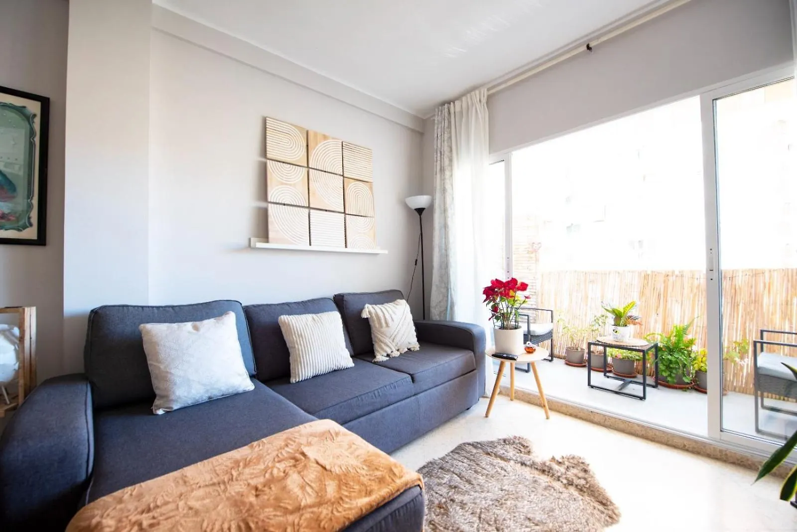 Homestay Centric Room In A Cozy Apartment Malaga