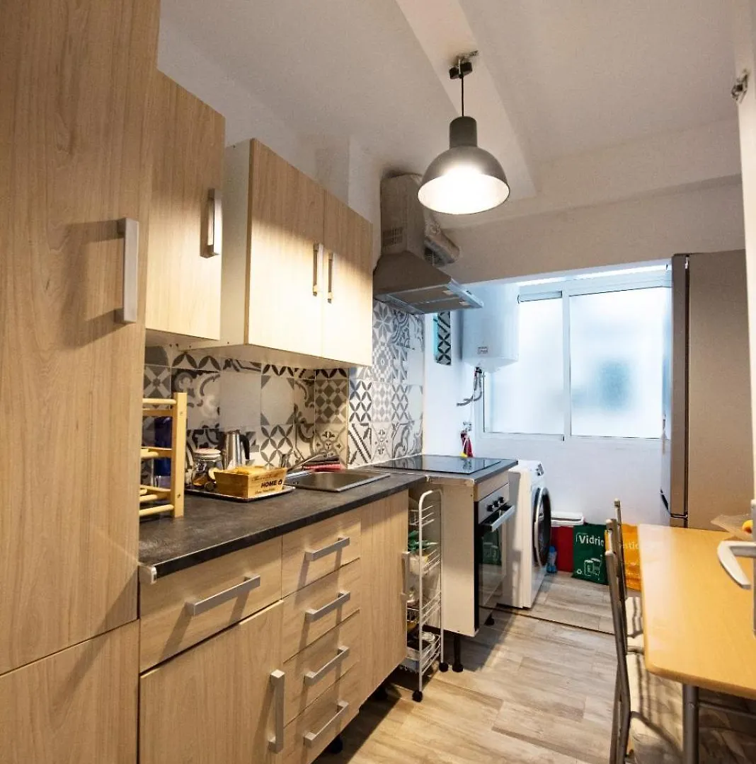 Homestay Centric Room In A Cozy Apartment Malaga
