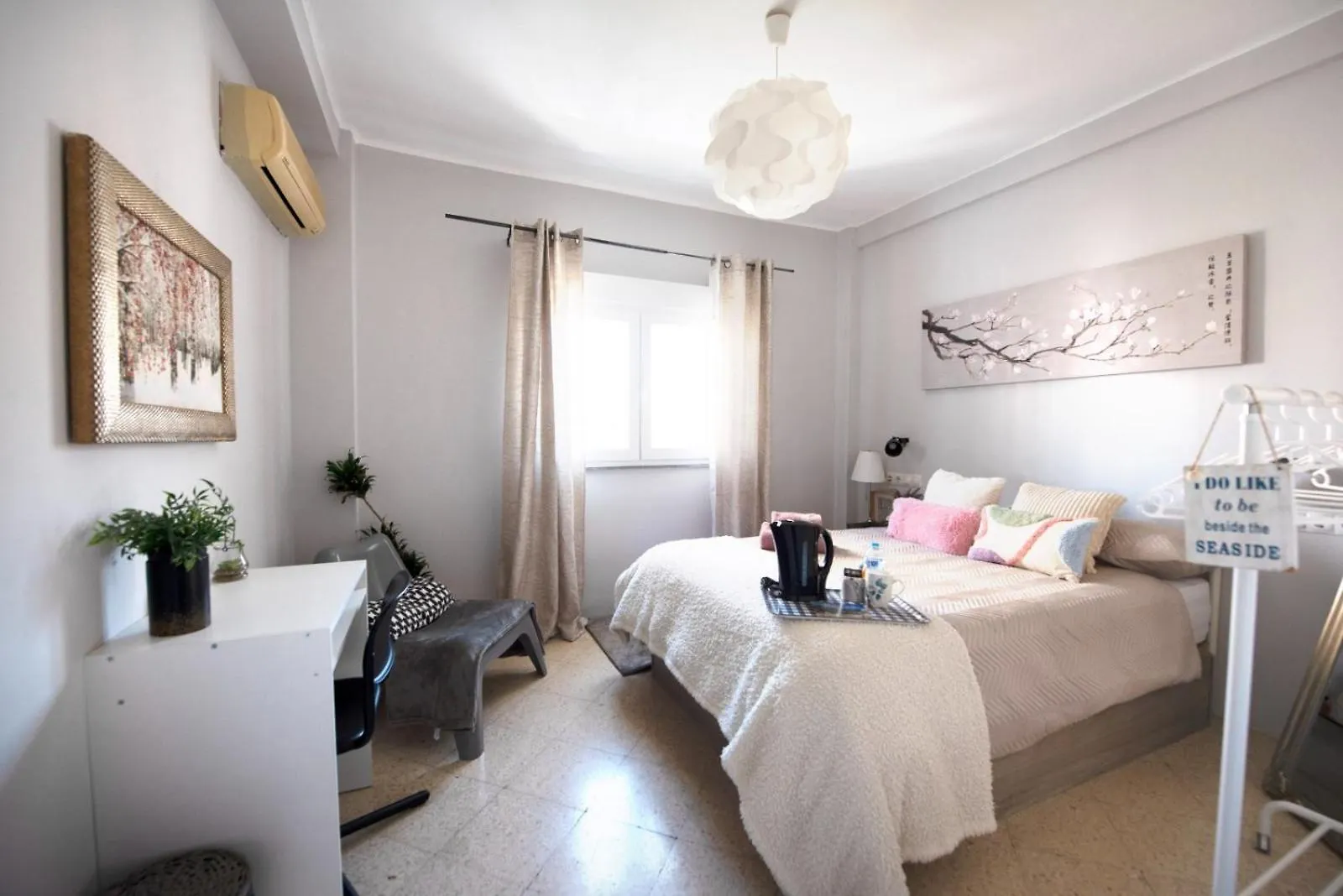 Centric Room In A Cozy Apartment Màlaga 0*,